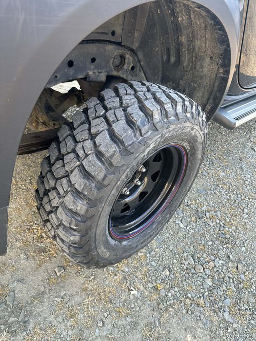 Vând cauciucuri 245/70 r16 BF Goodrich