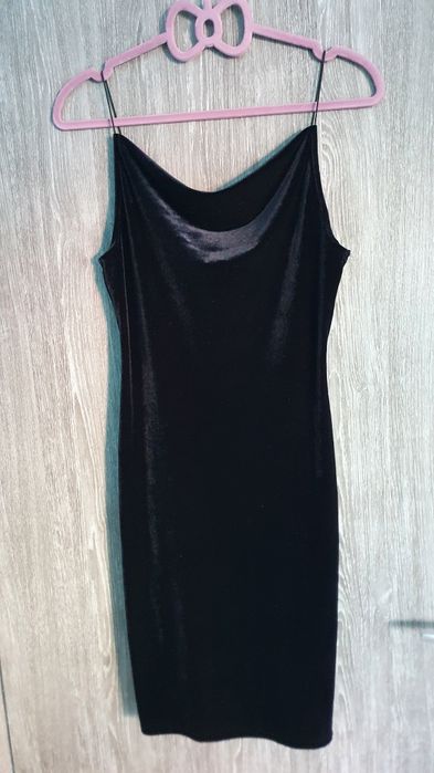 Vând rochita de catifea S/M