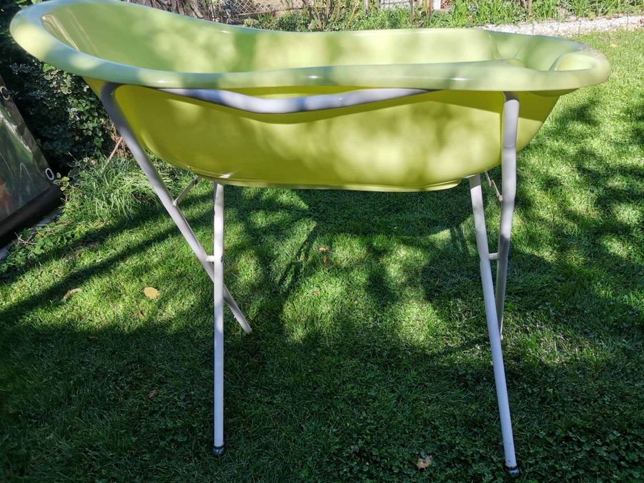 Бебешко корито със стойка