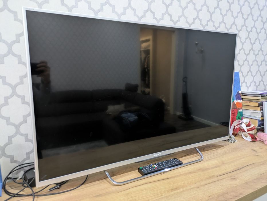 Телевизор LED 42" Sony KDL-42W817B