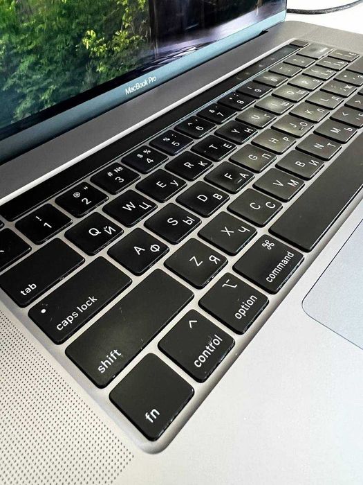 MacBook Pro 16” 2019 | i7 | 16GB RAM | 512GB SSD | Defect ecran
