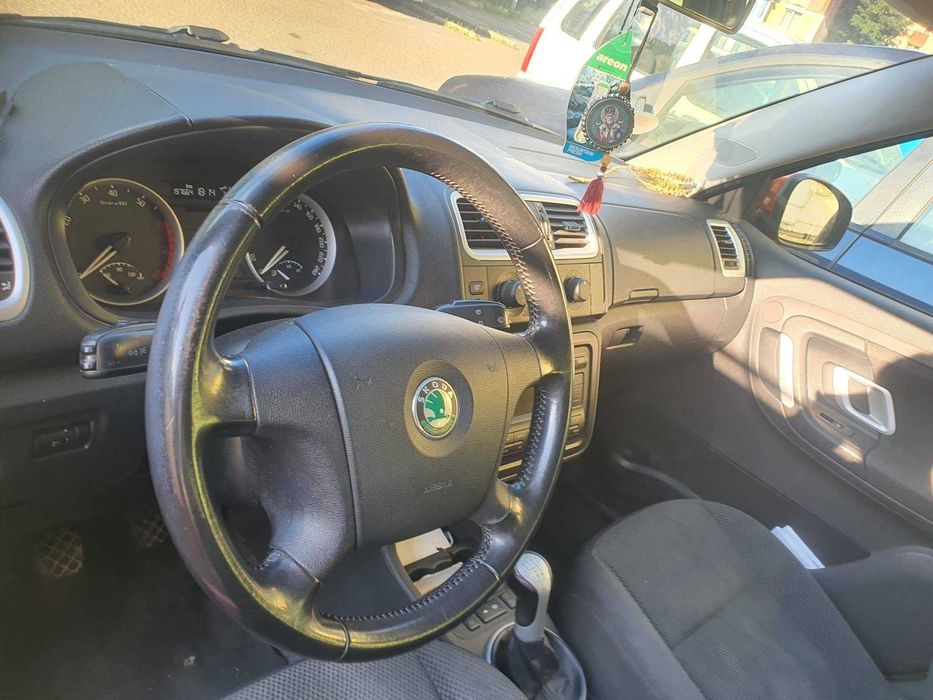 Vând masina Skoda Fabia