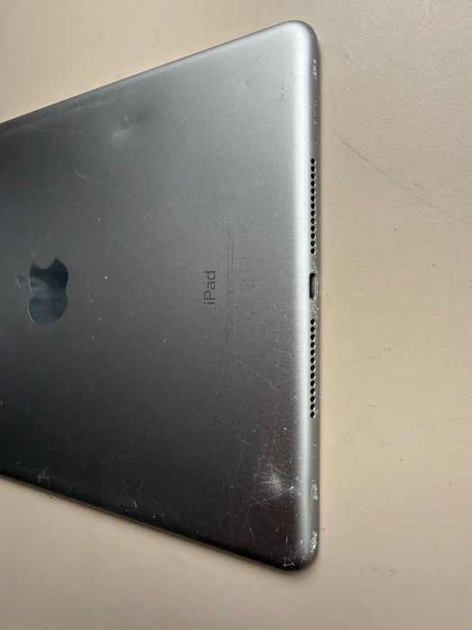 Tableta Apple iPad 6th Gen 32GB iOS 17