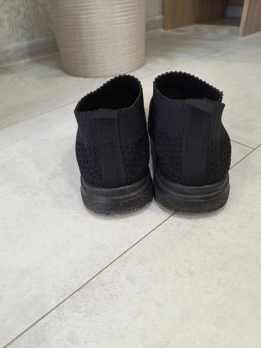 Дамски черни удобни обувки