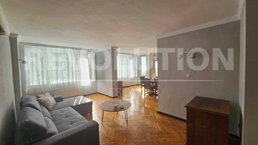 ПРОСТОРЕН МНОГОСТАЕН апартамент в района на Зимно кино Тракия!