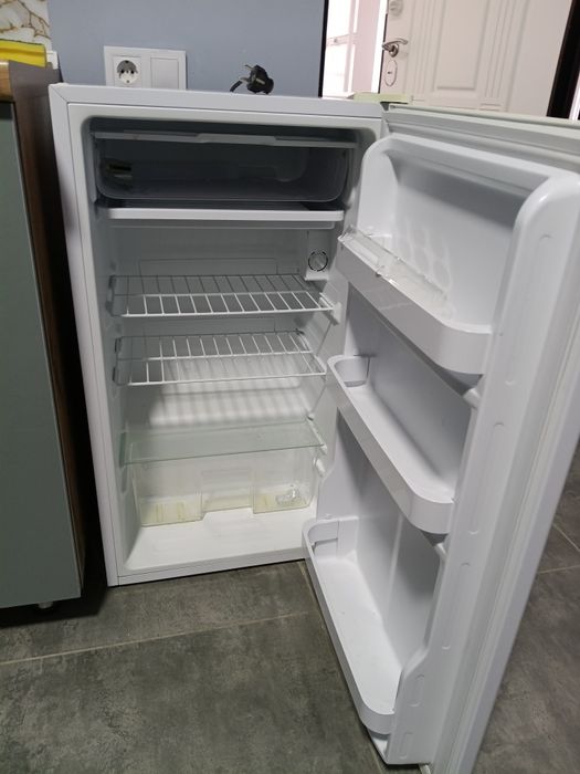 Холодильник маленький б,у