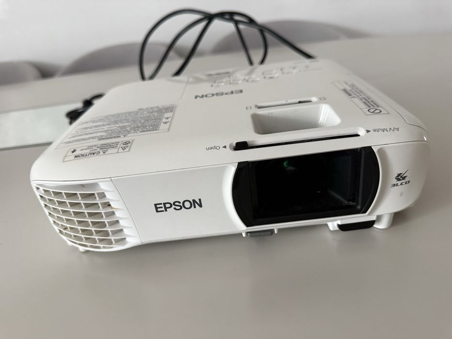 Продается проектор epson EH-TW610
