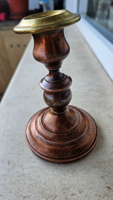 Свещник- античен.