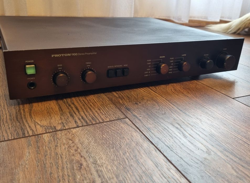 Proton 1100 preamplifier