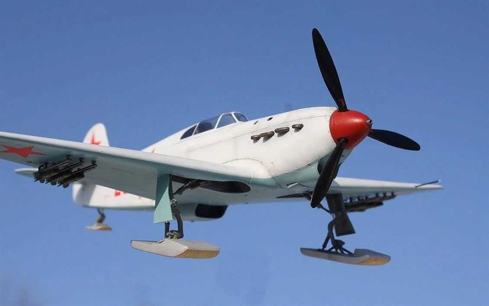 Сборная модель самолета Як-1 (1/48 Modelsvit)