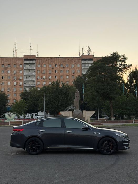 Киа К5 в отличном сост