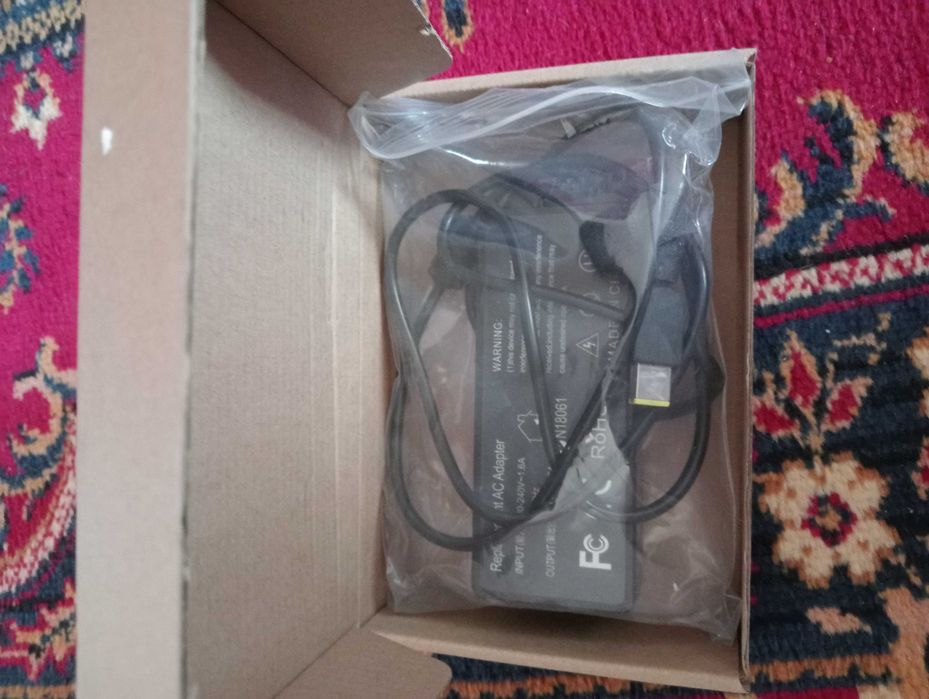 Продам адаптер питания для ноутбука