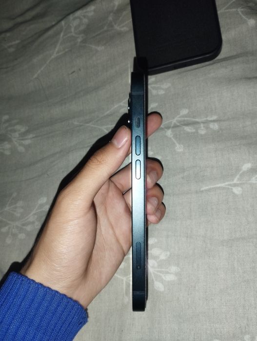 iPhone 13 акб 83%