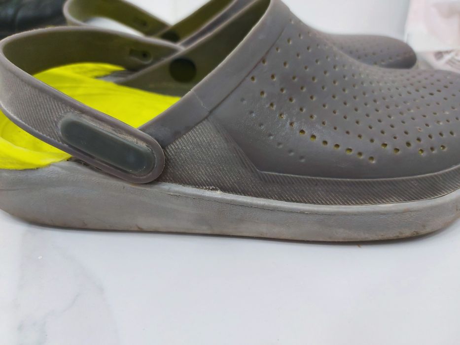 Продаётся кроксы