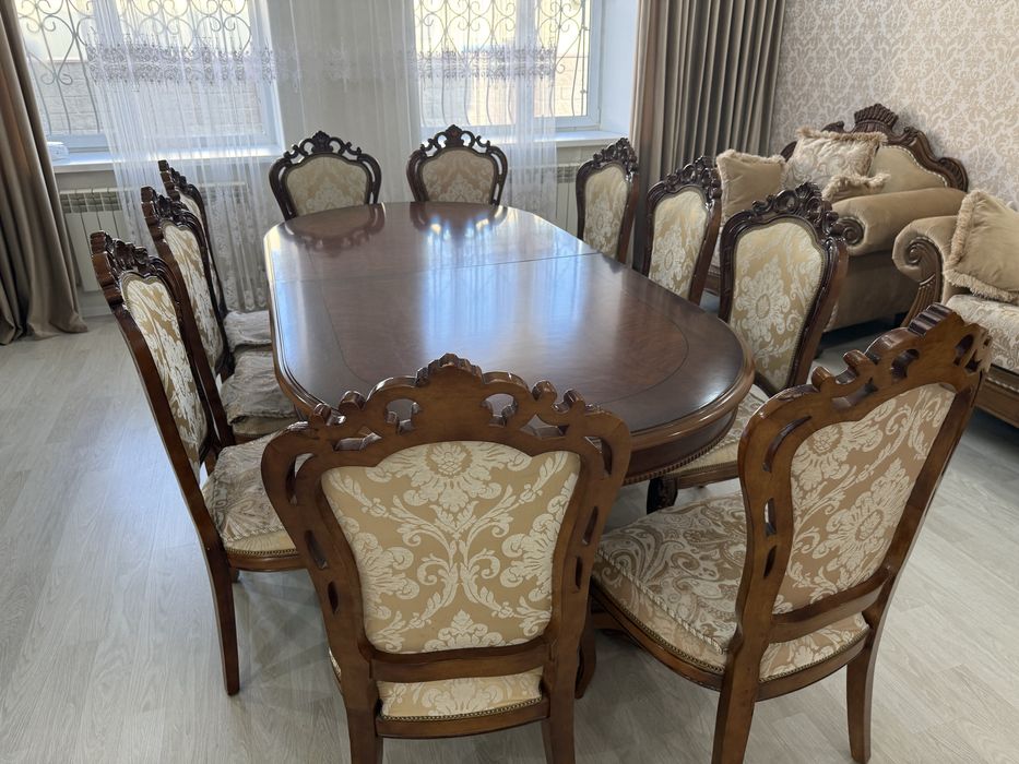 Продам стол+стулья производство Малайзия