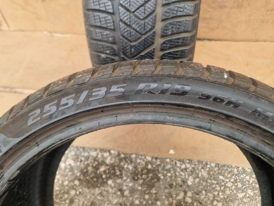 2 Pirelli R19 255/35
Зимни гуми 
DOT2016