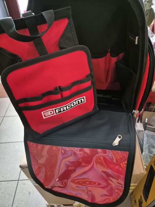 Rucsac pentru scule BS.L30PB  Facom
Pretul contine tva.
Se