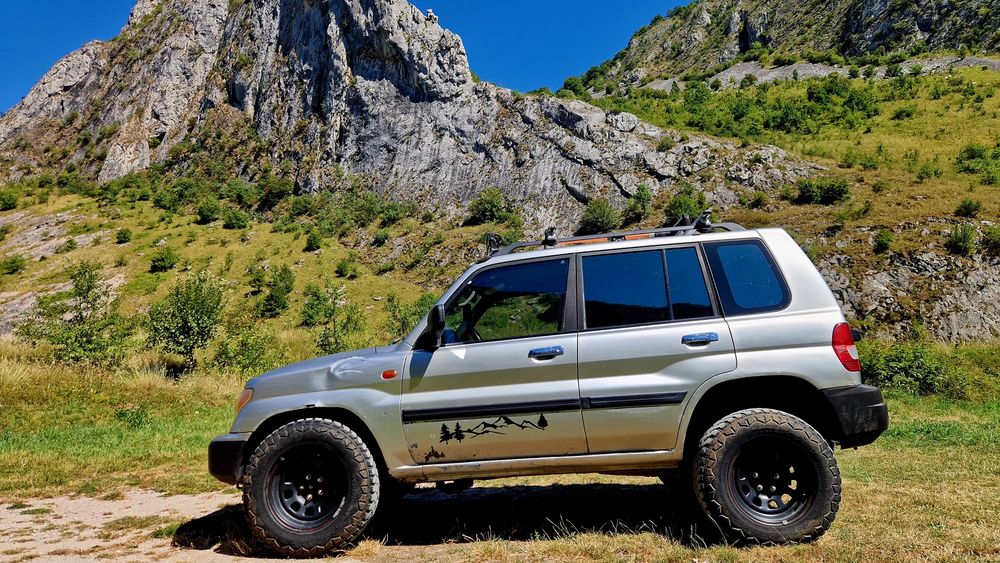 Mitsubishi pajero pinin