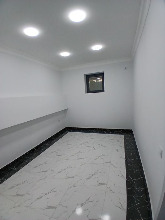 Продается нежылое помещение на цокольном этаже в районе Мирзо-Улугбек