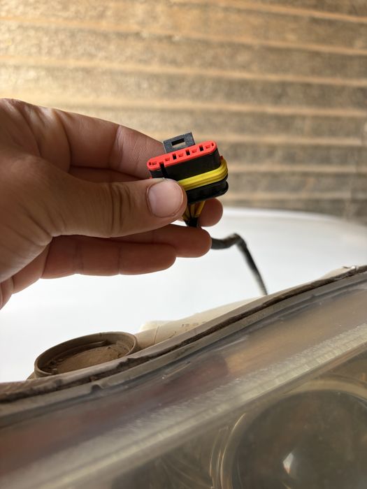 Продам фары на windom 20-21