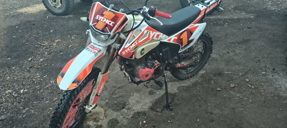 Продам эндуро мотоцикл sycmcc 300 01