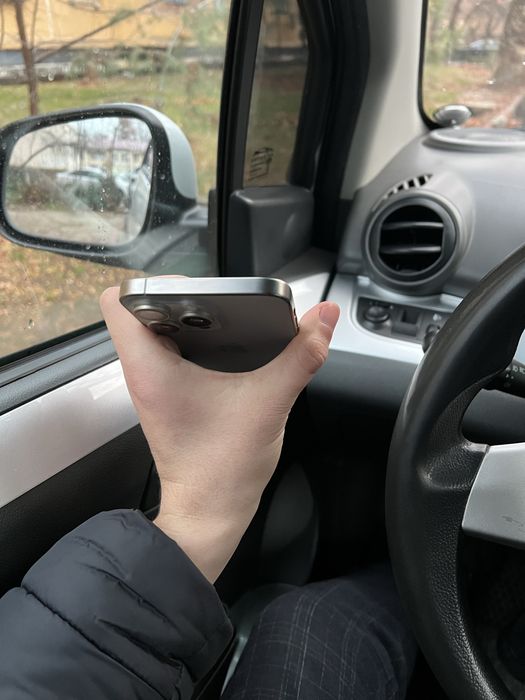 Iphone 15 Pro Max 100% Yomskt radnoy