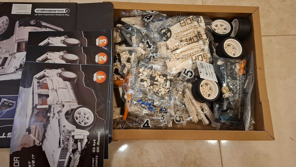 Конструктор CADA - G5 4x4 Off-Roader C61007W, 2208 части