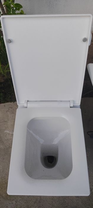 Ванна и унитаз хорошие