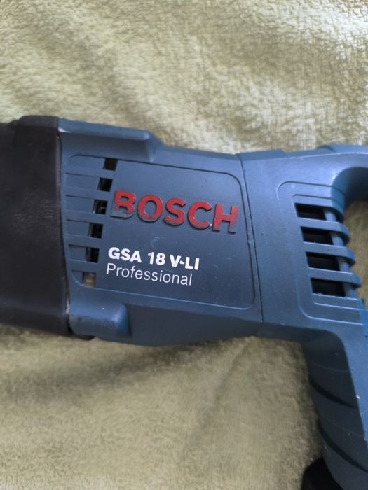 Fierăstrău Bosch GSA 18 V-LI profesional (2024)