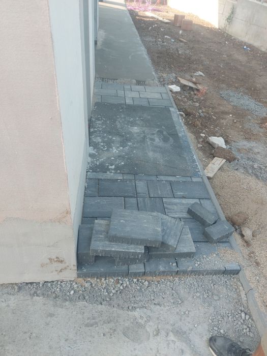 Ofer servicii în domeniul de pavaj si ce apatine pentru pavaj etc?