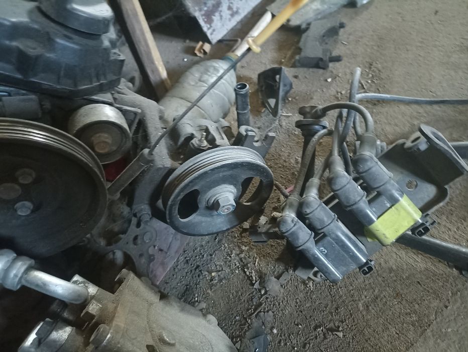 Продам от kia spectra блок коленвал заряженный компрессор ГУР катушки