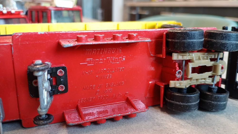 machete utilaje camioane