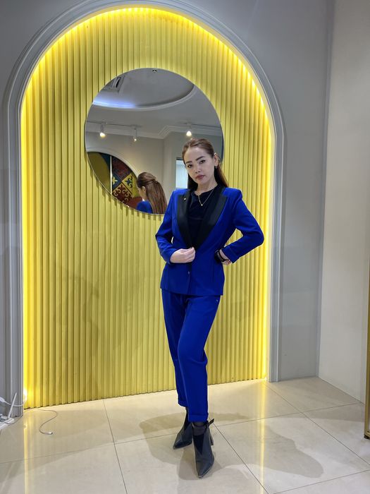 Продаю брючный костюм