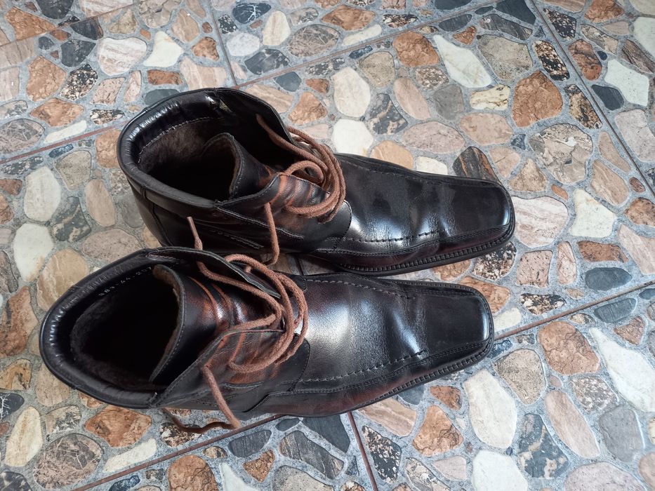 Ghete din piele imblatine barbati marca Lanetti nr 44 stare perfeca