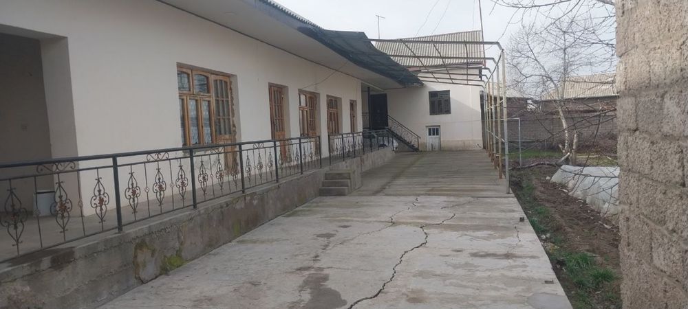 Hovli uy sotiladi 17 sotx