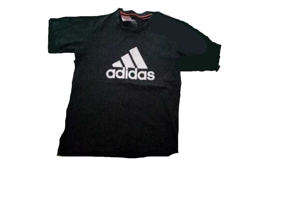 Tricou Adidas in stare perfecta