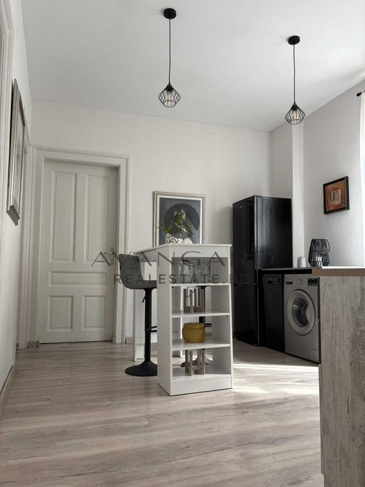 Продава се Етаж от къща в Пловдив, Център - 140 кв.м за 2508 €/кв.м - Снимка #1