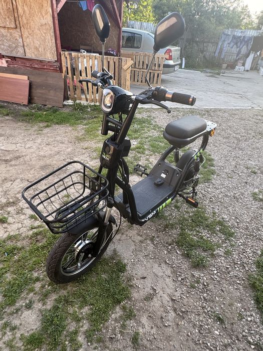 vand scuter electric