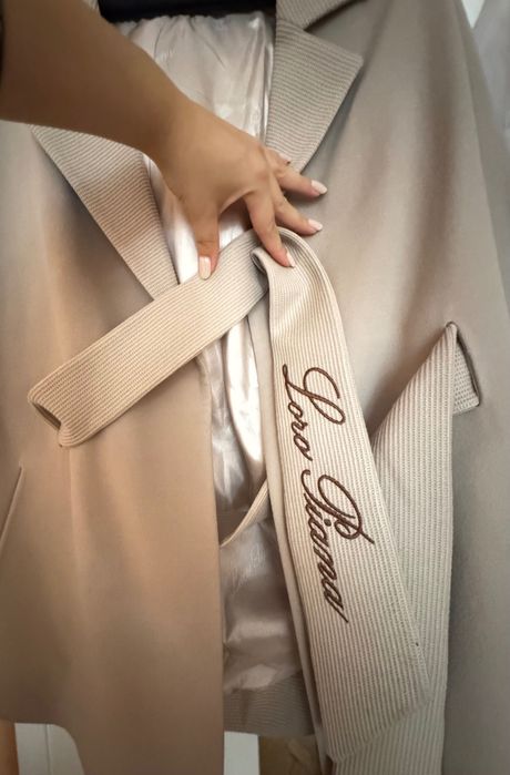 Палто леко елегантно