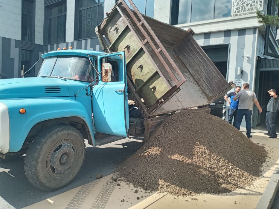 Доставка зил щебень грунт