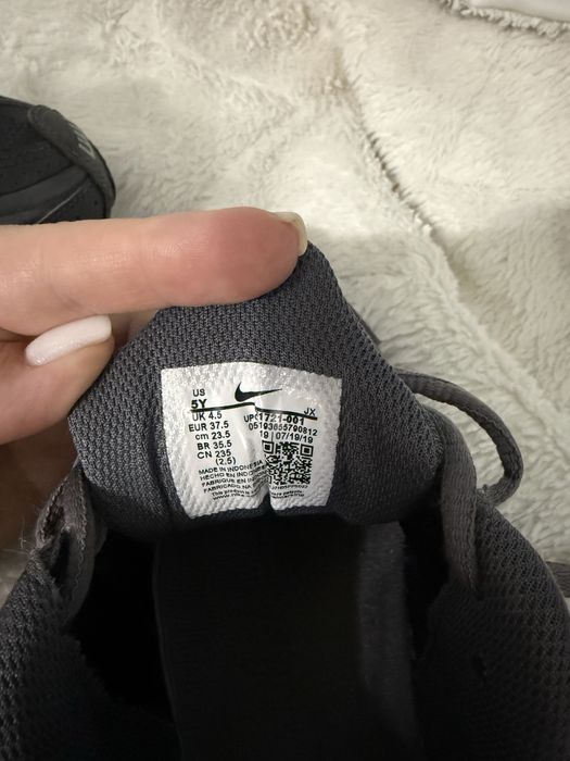 Обувки NIKE SHOX S4 сиви, нераличими от нови