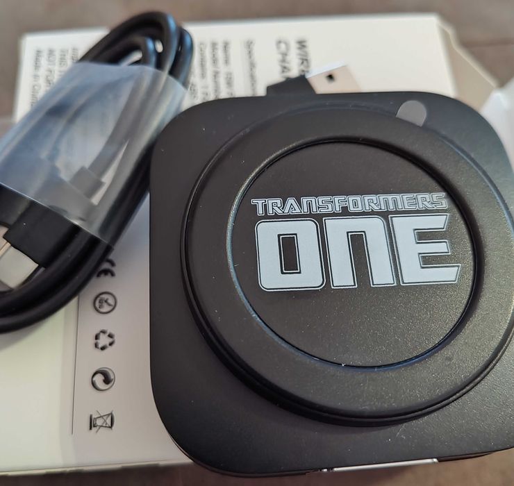 Чисто ново безжично зарядно за телефон