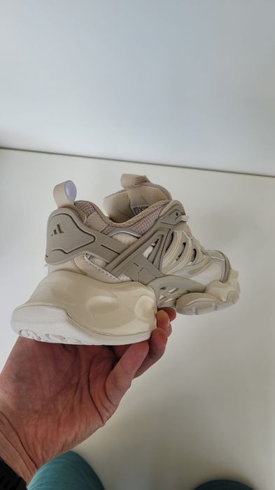 Adidas XLG Runner Deluxe