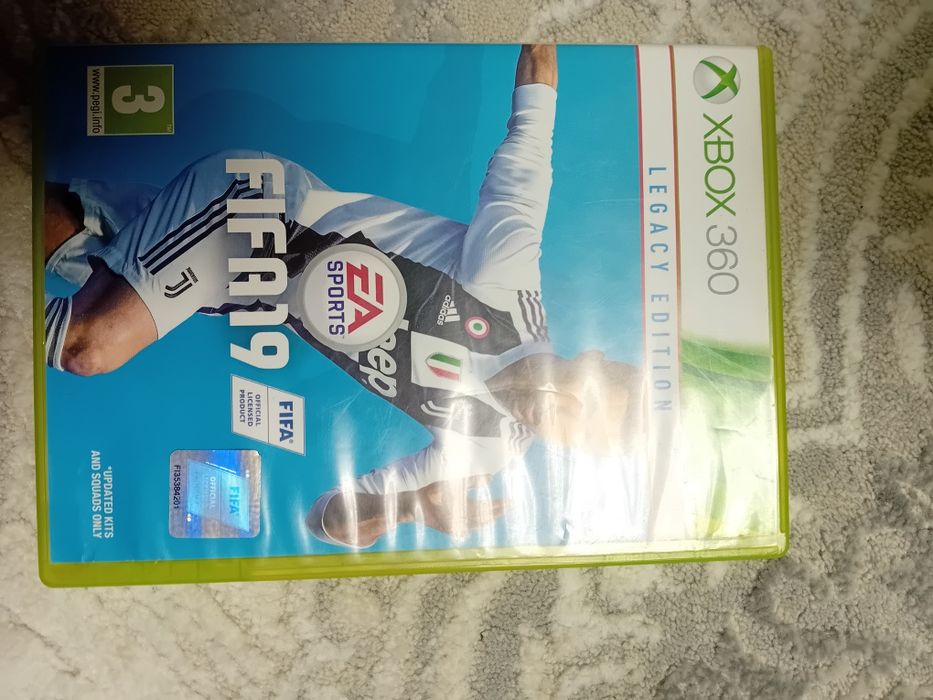 Xbox 360 ,merge bine ,are urme de uzură