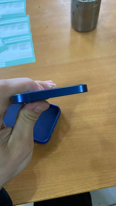 Продам IPhone 12