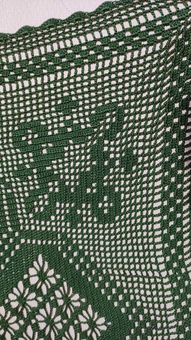 Покривка плетена на една кука