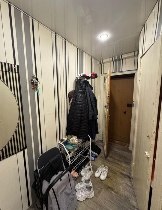 Продам 2 ком квартиру 1/5 19 мик.