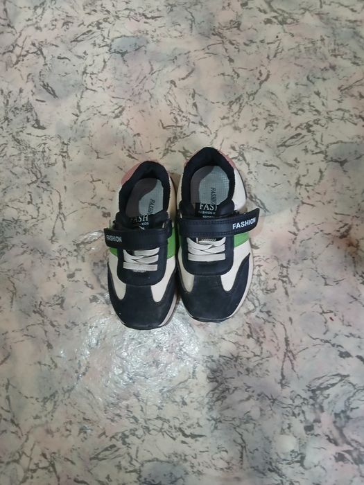 Продается детская обувь