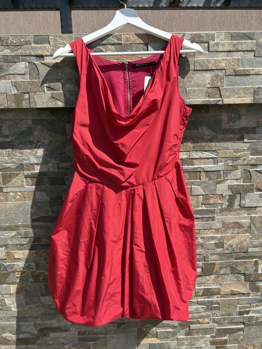 Червена рокля - М размер
