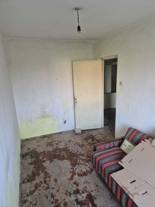 Apartament 3 camere / Aleea CFR B1 Sc A Et 3 din 4 / Rosiori De Vede / 33000 Euro Negociabil
